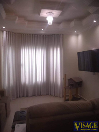 Imagem Casa com 3 Quartos à Venda, 257 m² em Parque Santo Antônio - Jacareí Imagem Casa com 3 Quartos à Venda, 257 m² em Parque Santo Antônio - Jacareí