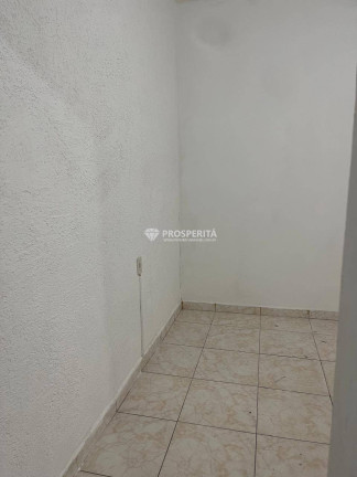 Imagem Casa com 1 Quarto para Alugar,  em Centro - Diadema