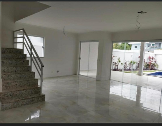Imagem Casa com 6 Quartos à Venda, 350 m² em Recreio Dos Bandeirantes - Rio De Janeiro Imagem Casa com 6 Quartos à Venda, 350 m² em Recreio Dos Bandeirantes - Rio De Janeiro