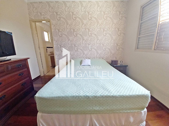 Imagem Casa com 3 Quartos à Venda, 248 m² em Jardim Flamboyant - Campinas Imagem Casa com 3 Quartos à Venda, 248 m² em Jardim Flamboyant - Campinas
