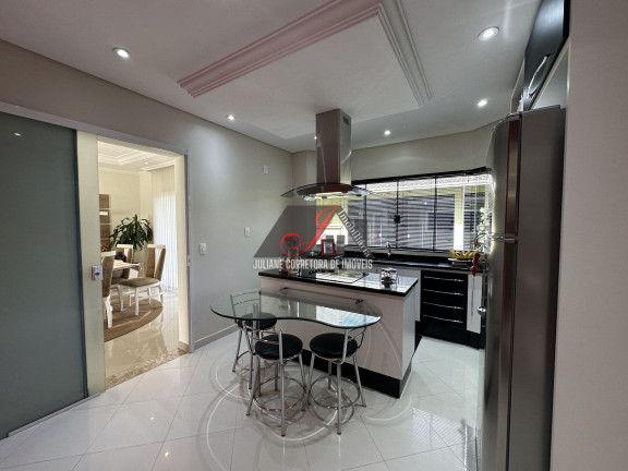 Imagem Casa com 3 Quartos à Venda, 200 m² em Pinheirinho - Curitiba