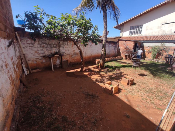 Imagem Imóvel com 
            	4             Quartos à Venda, 130 m² em 
            	Parque Santa Cruz             - 
            	Goiania            