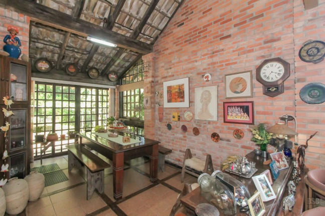 Imagem Casa com 4 Quartos à Venda, 200 m² em Vila Nova - Porto Alegre Imagem Casa com 4 Quartos à Venda, 200 m² em Vila Nova - Porto Alegre