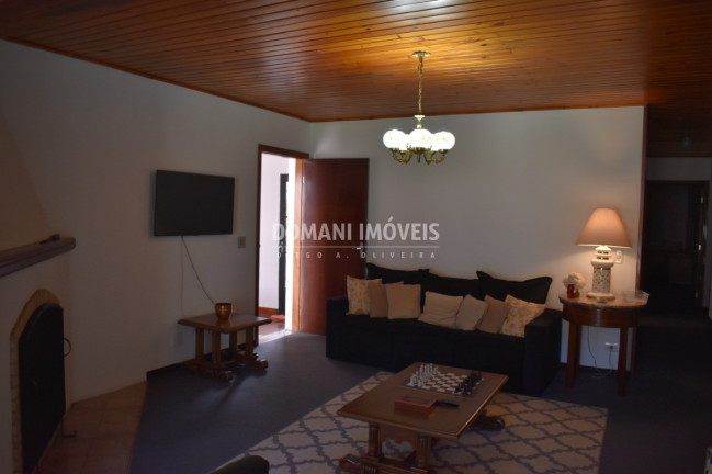 Imagem Casa com 4 Quartos à Venda, 183 m² em Região Da Abernéssia - Campos Do Jordão Imagem Casa com 4 Quartos à Venda, 183 m² em Região Da Abernéssia - Campos Do Jordão