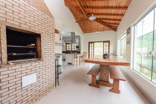 Imagem Casa com 4 Quartos à Venda, 234 m² em Santa Felicidade - Curitiba Imagem Casa com 4 Quartos à Venda, 234 m² em Santa Felicidade - Curitiba