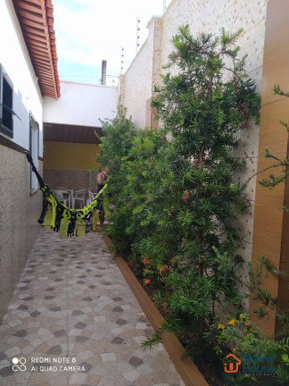 Imagem Casa com 3 Quartos à Venda, 250 m² em Tomba - Feira De Santana Imagem Casa com 3 Quartos à Venda, 250 m² em Tomba - Feira De Santana