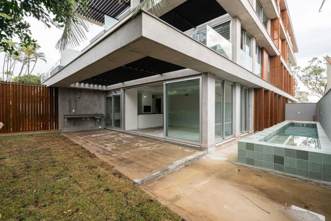 Imagem Apartamento com 3 Quartos à Venda, 206 m² em Três Figueiras - Porto Alegre Imagem Apartamento com 3 Quartos à Venda, 206 m² em Três Figueiras - Porto Alegre