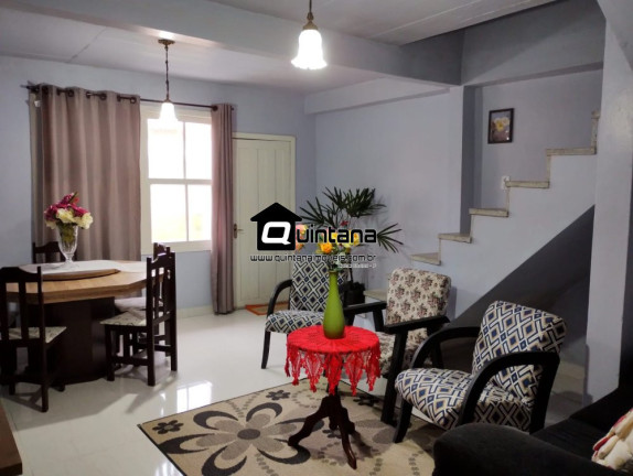 Imagem Sobrado com 3 Quartos à Venda, 300 m² em Três Vendas - Pelotas Imagem Sobrado com 3 Quartos à Venda, 300 m² em Três Vendas - Pelotas