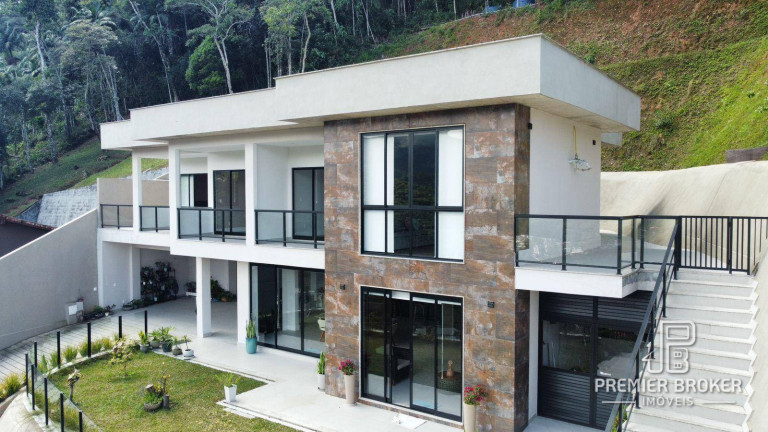 Imagem Casa com 3 Quartos à Venda ou Locação, 399 m² em Panorama - Teresópolis Imagem Casa com 3 Quartos à Venda ou Locação, 399 m² em Panorama - Teresópolis