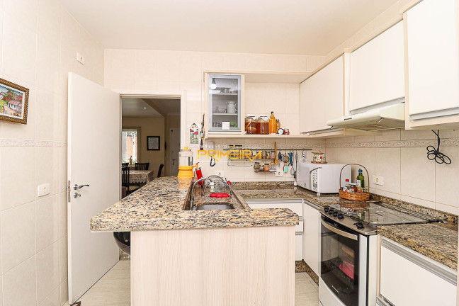 Imagem Sobrado com 3 Quartos à Venda, 187 m² em Pilarzinho - Curitiba