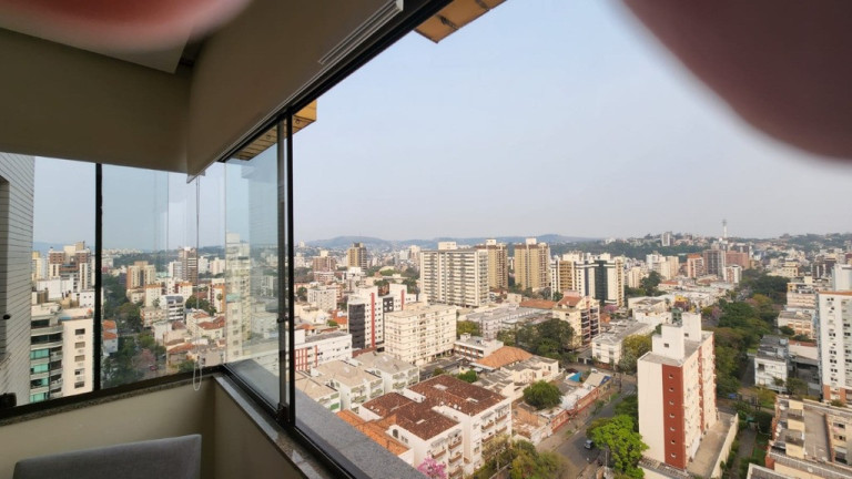 Imagem Apartamento com 3 Quartos à Venda, 206 m² em Menino Deus - Porto Alegre Imagem Apartamento com 3 Quartos à Venda, 206 m² em Menino Deus - Porto Alegre