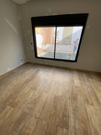 Imagem Casa de Condomínio com 4 Quartos à Venda, 250 m² em Cidade Tamboré - Santana De Parnaíba Imagem Casa de Condomínio com 4 Quartos à Venda, 250 m² em Cidade Tamboré - Santana De Parnaíba