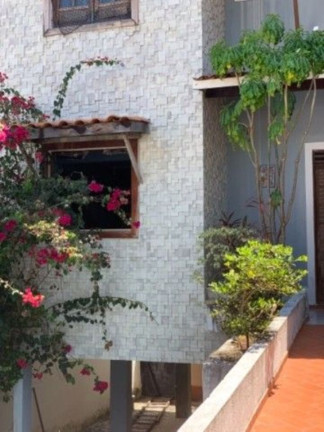 Imagem Casa com 3 Quartos à Venda, 220 m² em Stella Maris - Salvador Imagem Casa com 3 Quartos à Venda, 220 m² em Stella Maris - Salvador