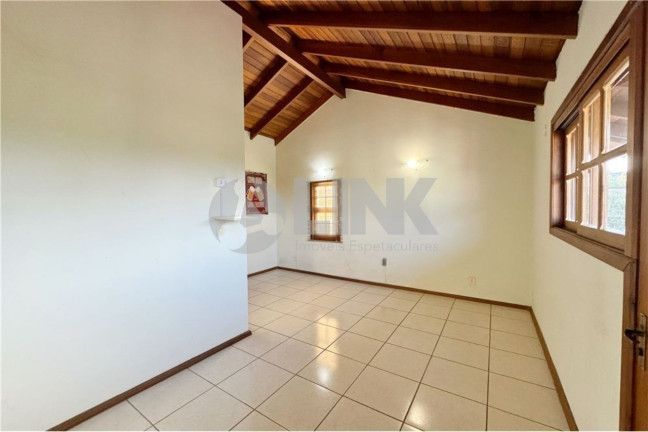 Imagem Casa com 3 Quartos à Venda,  em Morro Santana - Porto Alegre