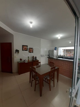 Imagem Casa com 3 Quartos à Venda, 252 m² em Cidade Jardim - Araraquara Imagem Casa com 3 Quartos à Venda, 252 m² em Cidade Jardim - Araraquara