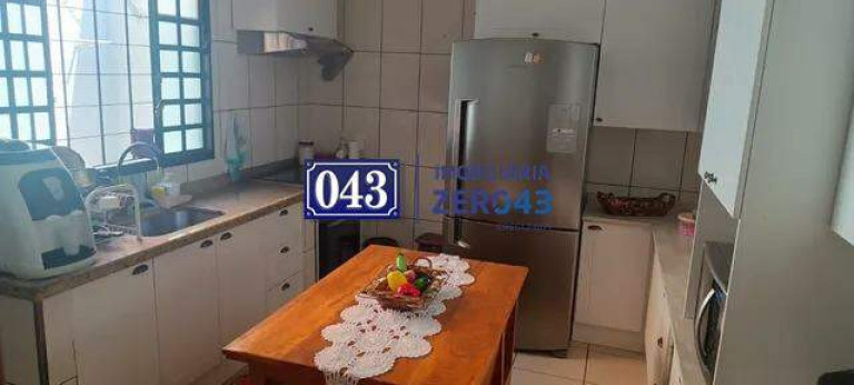 Imagem Casa com 3 Quartos à Venda, 120 m² em Residencial Abussafe - Londrina Imagem Casa com 3 Quartos à Venda, 120 m² em Residencial Abussafe - Londrina