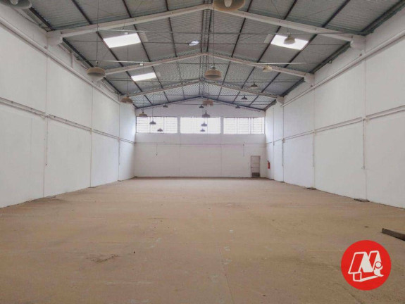 Imagem Galpão para Alugar, 746 m² em São João - Porto Alegre