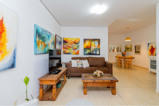 Imagem Casa com 3 Quartos à Venda, 255 m² em Petrópolis - Porto Alegre Imagem Casa com 3 Quartos à Venda, 255 m² em Petrópolis - Porto Alegre