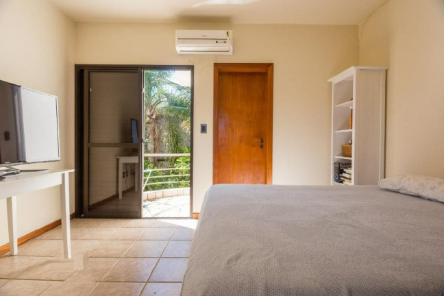Imagem Casa com 5 Quartos à Venda, 330 m² em Itacorubi - Florianópolis