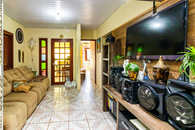 Imagem Casa com 5 Quartos à Venda, em Jardim Sabará - Porto Alegre Imagem Casa com 5 Quartos à Venda, em Jardim Sabará - Porto Alegre