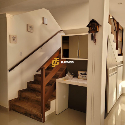 Imagem Casa com 3 Quartos à Venda, 280 m² em Centro - Camboriú Imagem Casa com 3 Quartos à Venda, 280 m² em Centro - Camboriú