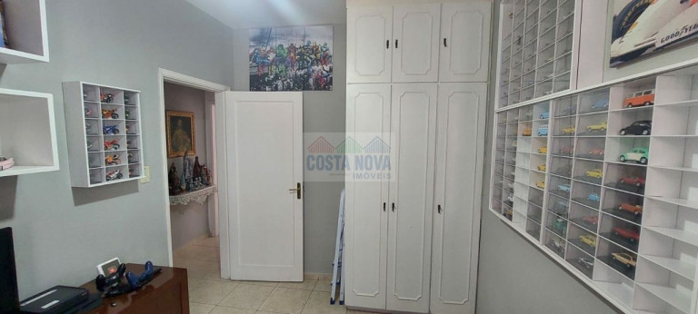 Imagem Casa com 3 Quartos à Venda, 180 m²