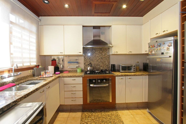Imagem Casa com 3 Quartos à Venda, 355 m² em Santo Antônio - Porto Alegre Imagem Casa com 3 Quartos à Venda, 355 m² em Santo Antônio - Porto Alegre