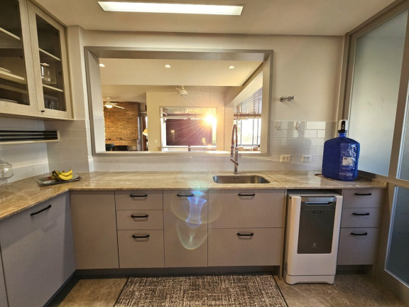 Imagem Apartamento com 3 Quartos à Venda, 166 m² em São João - Porto Alegre Imagem Apartamento com 3 Quartos à Venda, 166 m² em São João - Porto Alegre