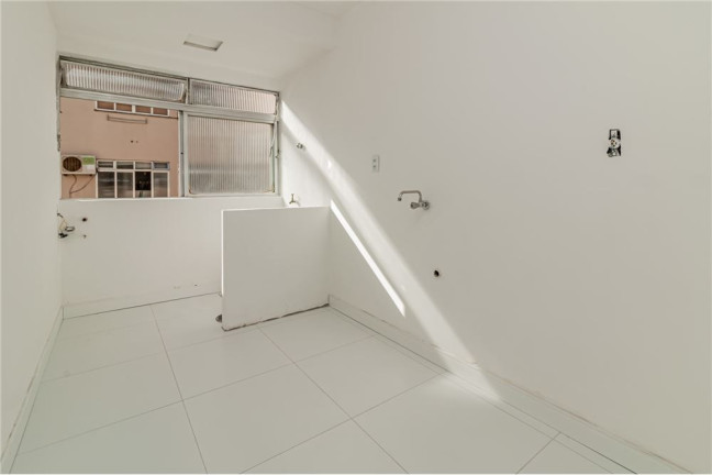 Imagem Imóvel com 1 Quarto à Venda, em Passo Da Areia - Porto Alegre Imagem Imóvel com 1 Quarto à Venda, em Passo Da Areia - Porto Alegre