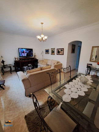 Casa com 3 Quartos à Venda,  em Embaré - Santos