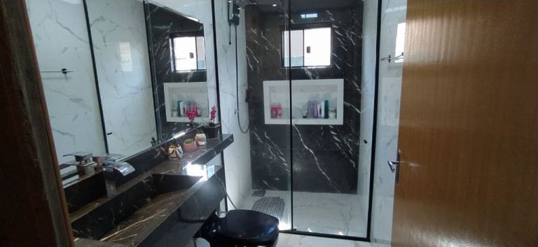 Imagem Imóvel com 3 Quartos à Venda, 300 m² em Vila Pioneira Imagem Imóvel com 3 Quartos à Venda, 300 m² em Vila Pioneira