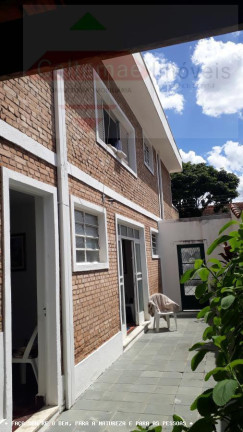Imagem Casa com 5 Quartos à Venda, 300 m² em Centro - Taubaté Imagem Casa com 5 Quartos à Venda, 300 m² em Centro - Taubaté