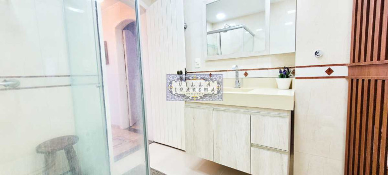 Imagem Apartamento com 3 Quartos à Venda, 145 m² em Copacabana - Rio De Janeiro Imagem Apartamento com 3 Quartos à Venda, 145 m² em Copacabana - Rio De Janeiro