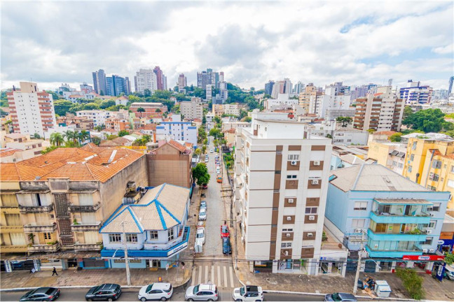 Imagem Imóvel com 3 Quartos à Venda, em Rio Branco - Porto Alegre Imagem Imóvel com 3 Quartos à Venda, em Rio Branco - Porto Alegre