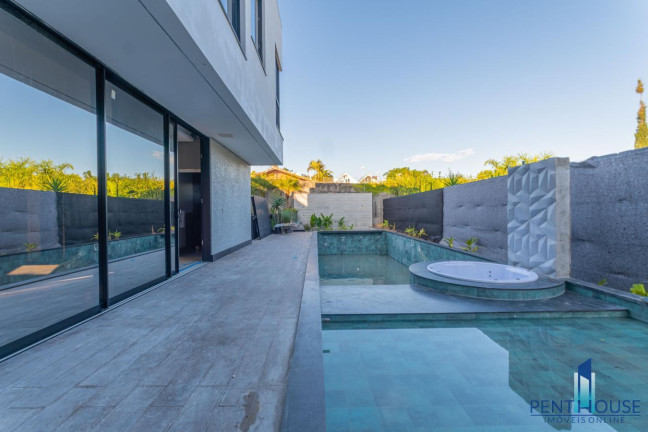 Imagem Casa com 4 Quartos à Venda, 525 m² em Praia Do Estaleiro - Balneário Camboriú Imagem Casa com 4 Quartos à Venda, 525 m² em Praia Do Estaleiro - Balneário Camboriú