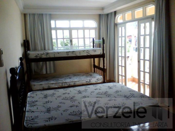 Imagem Casa com 4 Quartos para Temporada, 250 m² em Nações - Balneário Camboriú Imagem Casa com 4 Quartos para Temporada, 250 m² em Nações - Balneário Camboriú