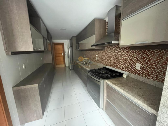 Imagem Apartamento com 3 Quartos à Venda, 181 m² em Várzea - Teresópolis