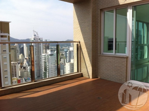 Imagem Cobertura com 3 Quartos à Venda, 330 m² em Centro - Balneário Camboriú Imagem Cobertura com 3 Quartos à Venda, 330 m² em Centro - Balneário Camboriú