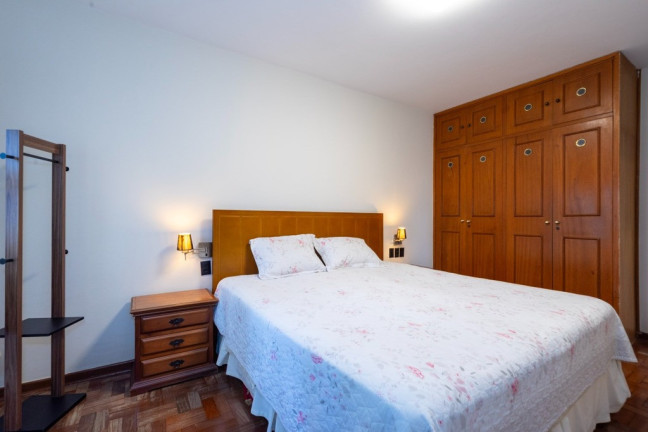 Imagem Casa com 4 Quartos à Venda, em Moema - São Paulo Imagem Casa com 4 Quartos à Venda, em Moema - São Paulo