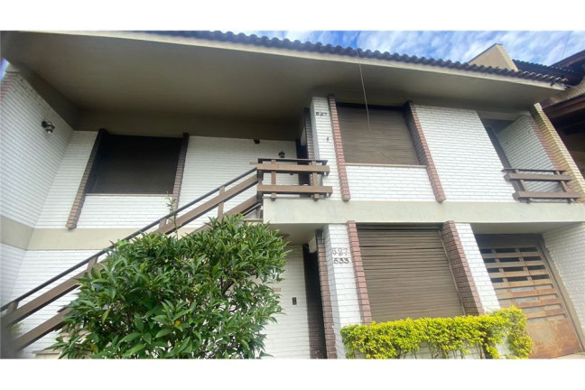 Casa com 5 Quartos à Venda,  em Higienópolis - Porto Alegre