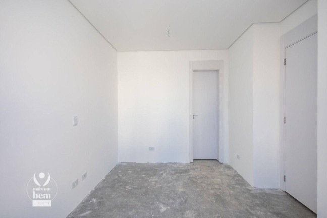 Imagem Apartamento com 2 Quartos à Venda, 72 m² em Centro - Curitiba