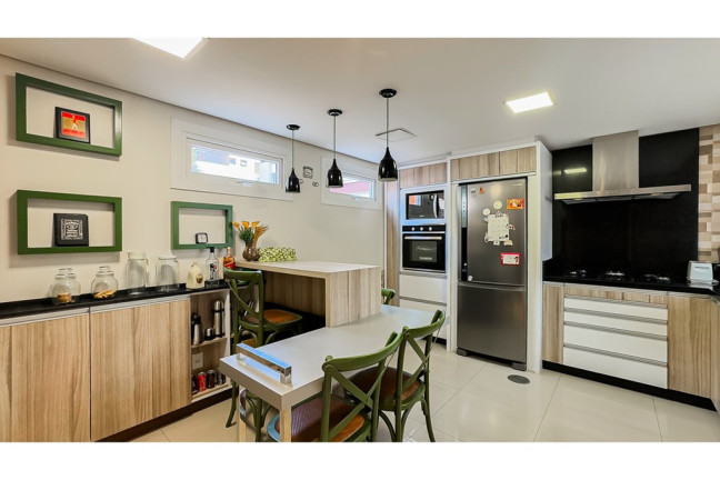 Imagem Cobertura com 3 Quartos à Venda, 171 m² em Petrópolis - Porto Alegre Imagem Cobertura com 3 Quartos à Venda, 171 m² em Petrópolis - Porto Alegre