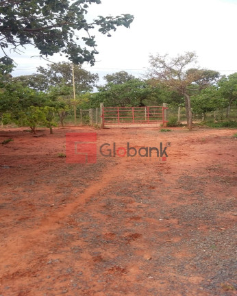 Imagem Imóvel com 3 Quartos à Venda, 2.500 m² em Centro - Montes Claros Imagem Imóvel com 3 Quartos à Venda, 2.500 m² em Centro - Montes Claros