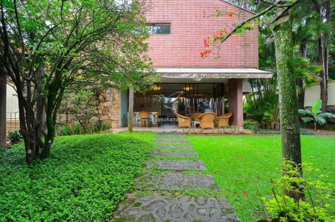 Casa com 3 Quartos à Venda, 320 m² em Chácara Monte Alegre - São Paulo