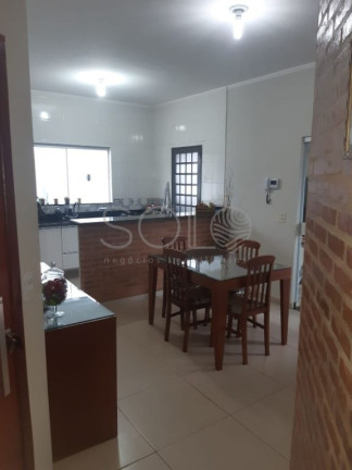 Imagem Casa com 3 Quartos à Venda, 252 m² em Cidade Jardim - Araraquara Imagem Casa com 3 Quartos à Venda, 252 m² em Cidade Jardim - Araraquara