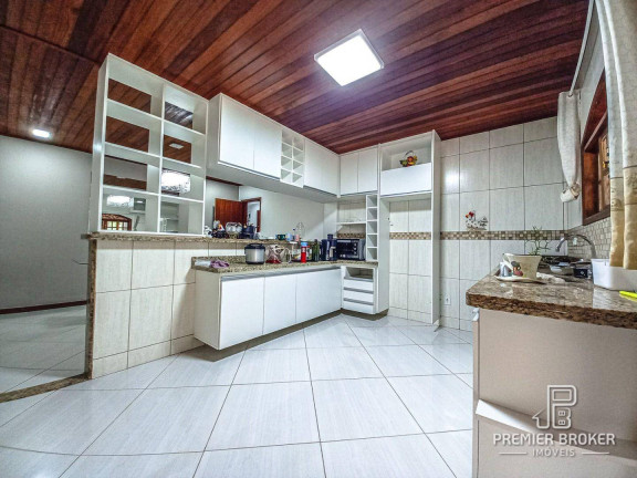 Imagem Casa com 3 Quartos à Venda, 250 m² em Pessegueiros - Teresópolis Imagem Casa com 3 Quartos à Venda, 250 m² em Pessegueiros - Teresópolis