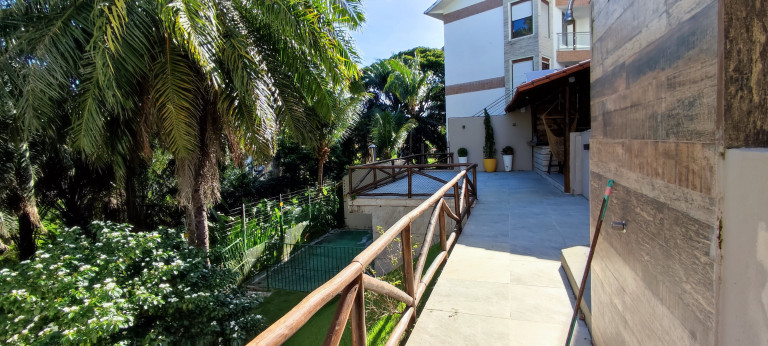 Imagem Casa com 5 Quartos à Venda, 218 m² em Estrada Do Coco - Lauro De Freitas Imagem Casa com 5 Quartos à Venda, 218 m² em Estrada Do Coco - Lauro De Freitas