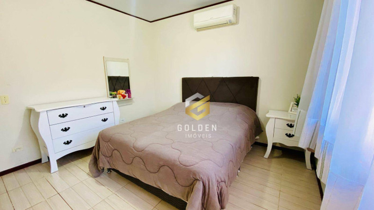 Imagem Casa com 4 Quartos à Venda, 135 m² em Bombas - Bombinhas Imagem Casa com 4 Quartos à Venda, 135 m² em Bombas - Bombinhas
