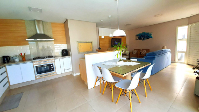 Imagem Casa com 3 Quartos à Venda, 174 m²