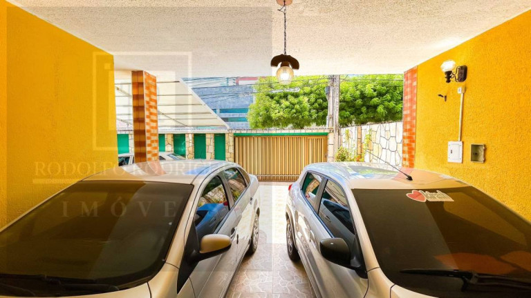 Imagem Casa com 7 Quartos à Venda, 300 m² em Aldeota - Fortaleza Imagem Casa com 7 Quartos à Venda, 300 m² em Aldeota - Fortaleza